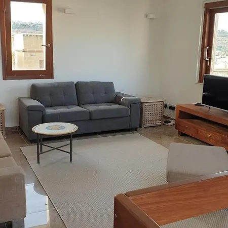 Apartment Luxurious With Views Of Comino And Malta
