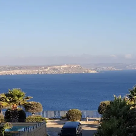 Luxurious With Views Of Comino And Malta Appartamento