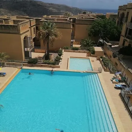 Luxurious With Views Of Comino And Malta Apartment *